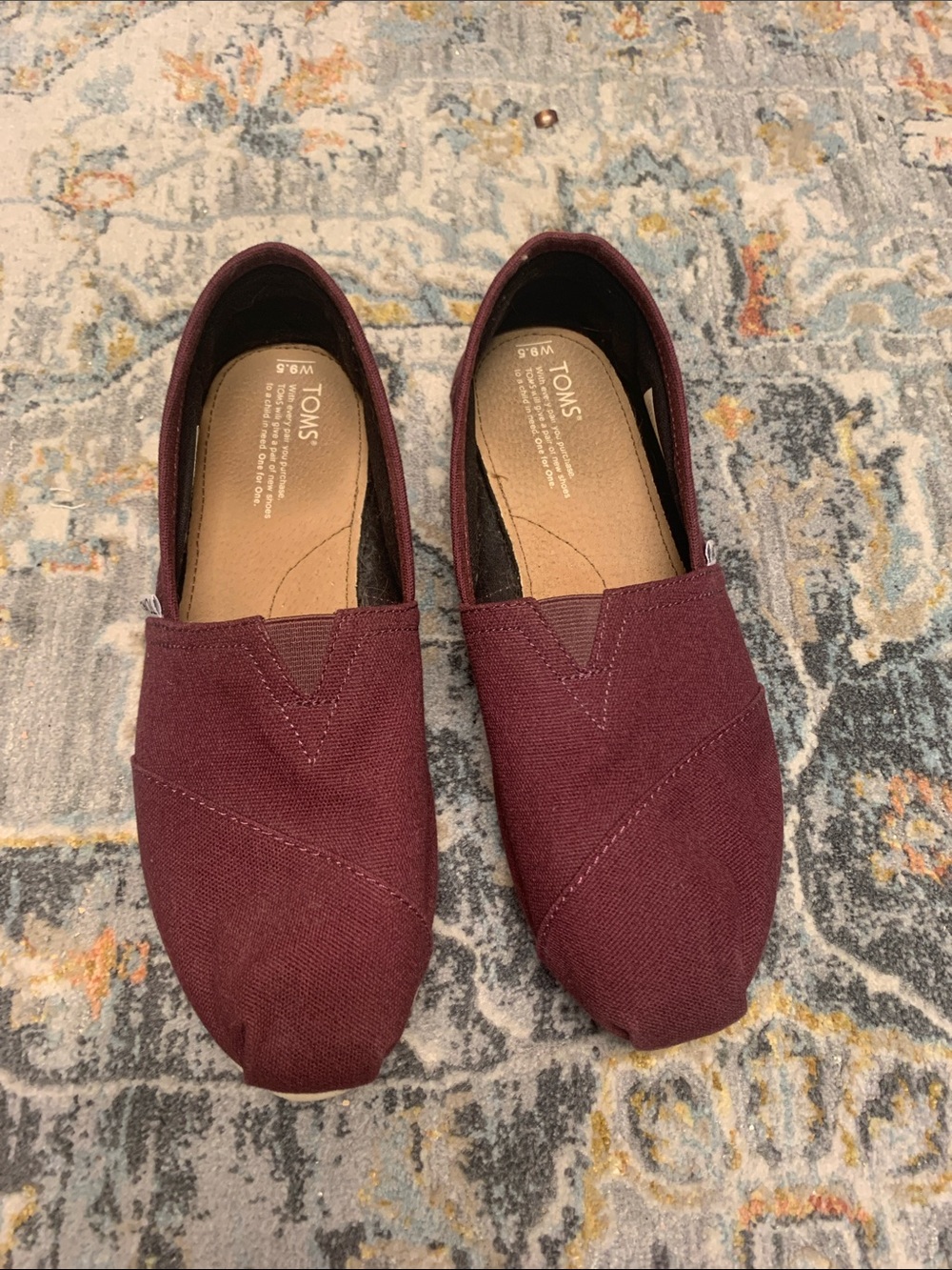 TOMS women’s rClassic Slip-On Shoes in Burgundy. Size 9.5